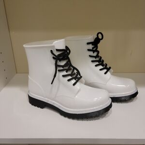 NWOT!UNIONBAY White Shiny Combat Boots